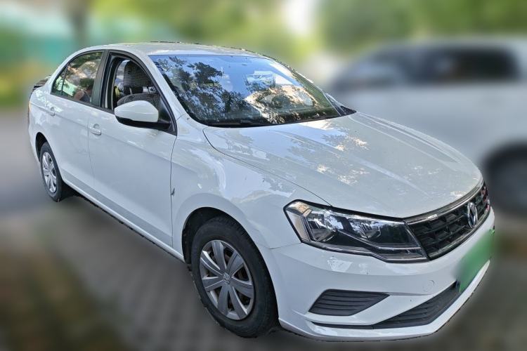 Used Volkswagen Jetta 2017 1.5L Manual Fashion Edition Front Right 45 Deg
