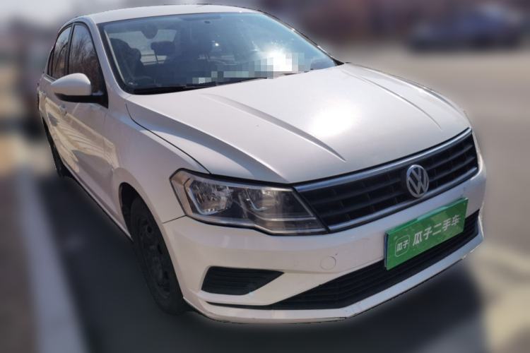 Used Volkswagen Jetta 2017 1.4L Manual Fashion Edition Front Right 45 Deg