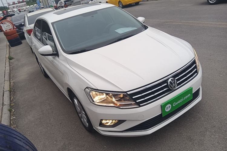 Used Volkswagen Jetta 2017 1.4L Manual Comfort Model Front Right 45 Deg