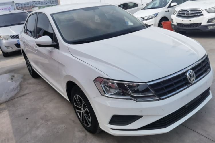 Used Volkswagen Jetta 2017 1.5L Automatic Fashion Model Front Right 45 Deg