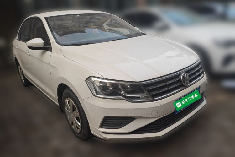 Used Volkswagen Jetta 2017 1.4L Manual Fashion Edition Front Right 45 Deg