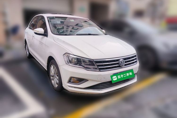 Used Volkswagen Jetta 2017 1.5L Manual Comfort Model Front Right 45 Deg