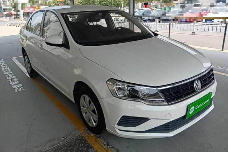 Used Volkswagen Jetta 2017 1.5L Manual Fashion Edition Front Right 45 Deg