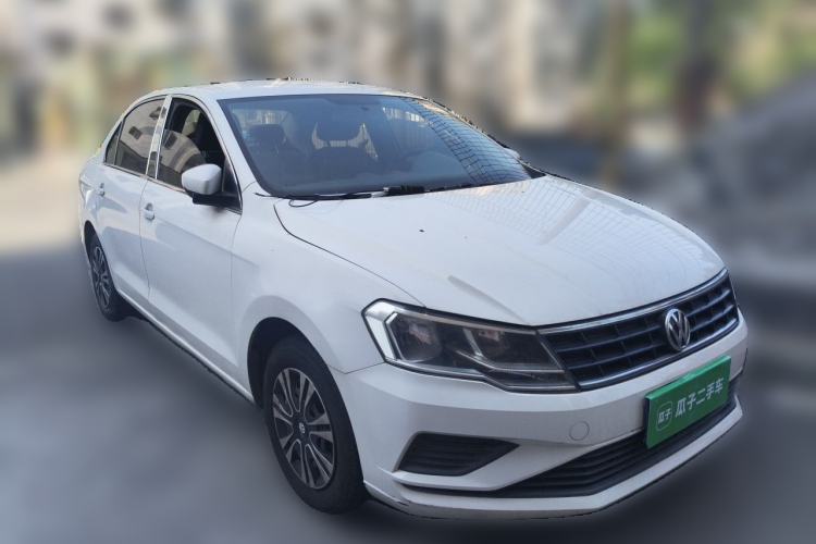 Used Volkswagen Jetta 2017 1.4L Manual Fashion Edition Front Right 45 Deg