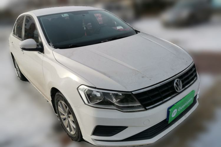 Used Volkswagen Jetta 2017 1.4L Manual Fashion Edition Front Right 45 Deg