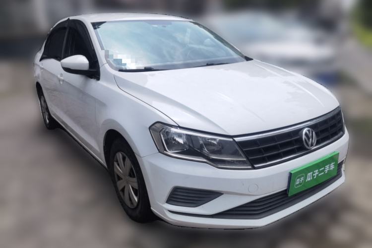 Used Volkswagen Jetta 2017 1.4L Manual Fashion Edition Front Right 45 Deg