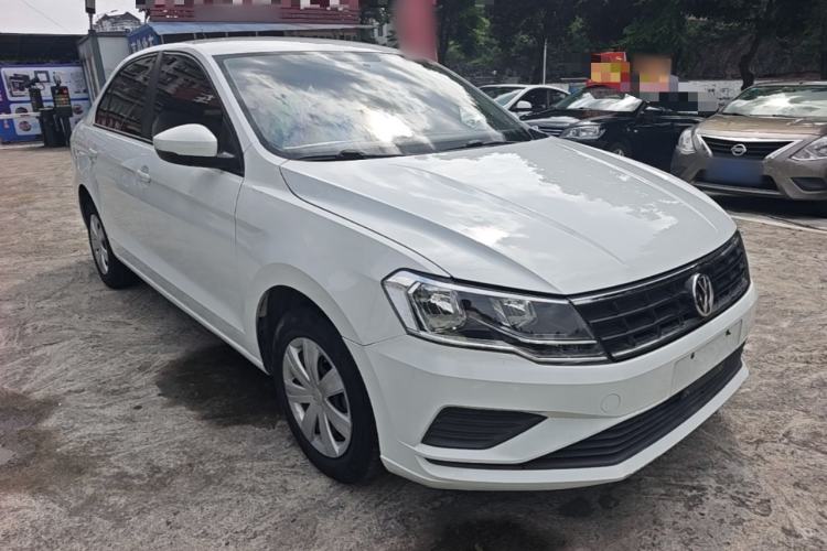 Used Volkswagen Jetta 2017 1.4L Manual Fashion Edition Front Right 45 Deg