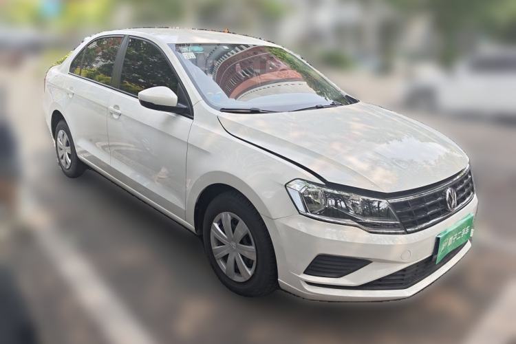 Used Volkswagen Jetta 2017 1.5L Manual Fashion Edition Front Right 45 Deg