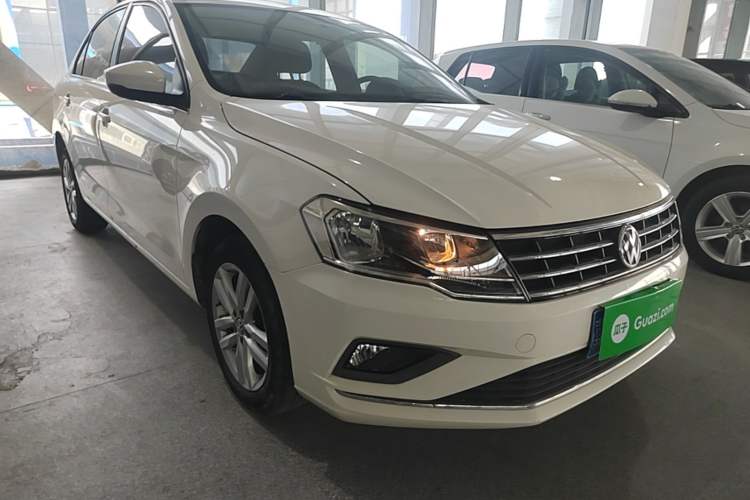 Used Volkswagen Jetta 2017 1.5L Automatic Comfort Model Front Right 45 Deg