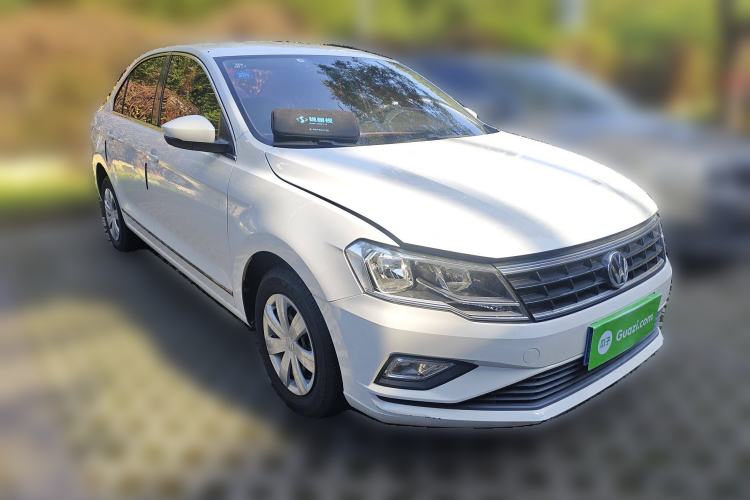 Used Volkswagen Jetta 2017 1.5L Automatic Fashion Model Front Right 45 Deg
