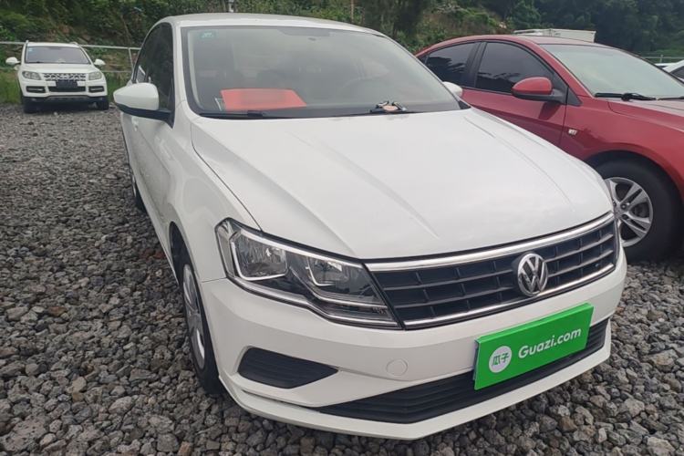 Used Volkswagen Jetta 2017 1.4L Manual Fashion Edition Front Right 45 Deg