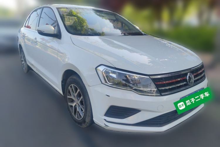 Used Volkswagen Jetta 2017 1.4L Manual Fashion Edition Front Right 45 Deg