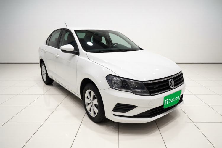 Used Volkswagen Jetta 2017 1.5L Automatic Fashion Model Front Right 45 Deg