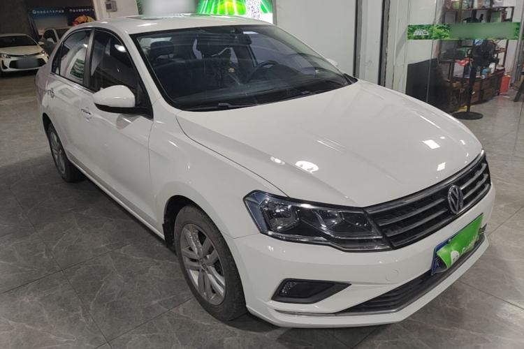 Used Volkswagen Jetta 2017 1.5L Automatic Comfort Model Front Right 45 Deg
