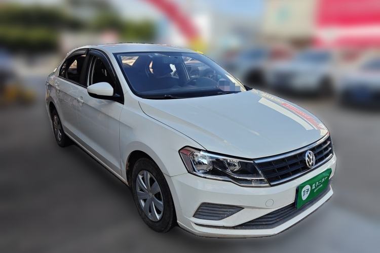 Used Volkswagen Jetta 2017 1.5L Manual Fashion Edition Front Right 45 Deg