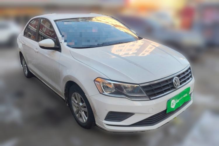 Used Volkswagen Jetta 2017 1.4L Manual Fashion Edition Front Right 45 Deg