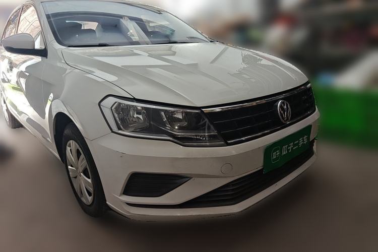 Used Volkswagen Jetta 2017 1.4L Manual Fashion Edition Front Right 45 Deg