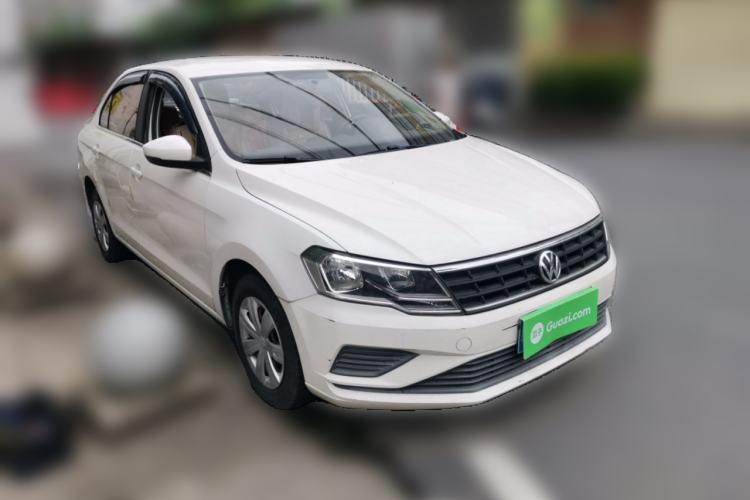 Used Volkswagen Jetta 2017 1.4L Manual Fashion Edition Front Right 45 Deg