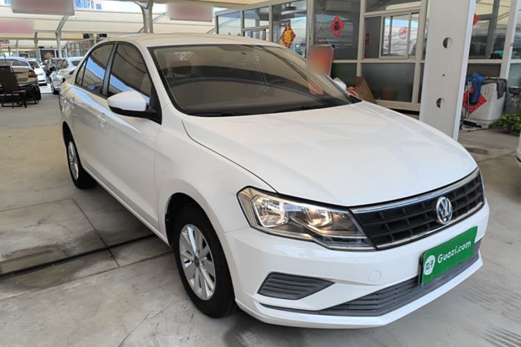 Used Volkswagen Jetta 2017 1.5L Automatic Fashion Model Front Right 45 Deg
