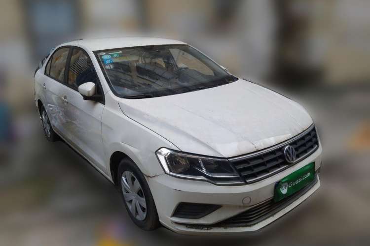 Used Volkswagen Jetta 2017 1.4L Manual Fashion Edition Front Right 45 Deg