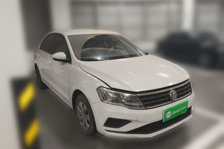 Used Volkswagen Jetta 2017 1.4L Manual Fashion Edition Front Right 45 Deg