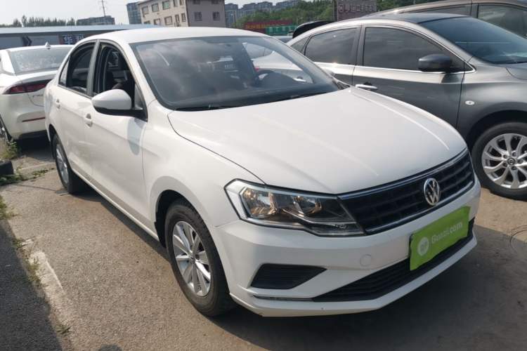 Used Volkswagen Jetta 2017 1.5L Automatic Fashion Model Front Right 45 Deg