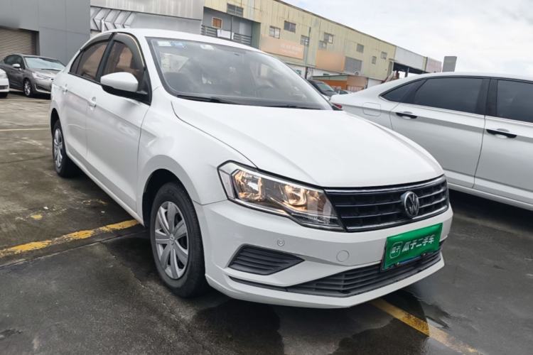 Used Volkswagen Jetta 2017 1.5L Automatic Fashion Model Front Right 45 Deg