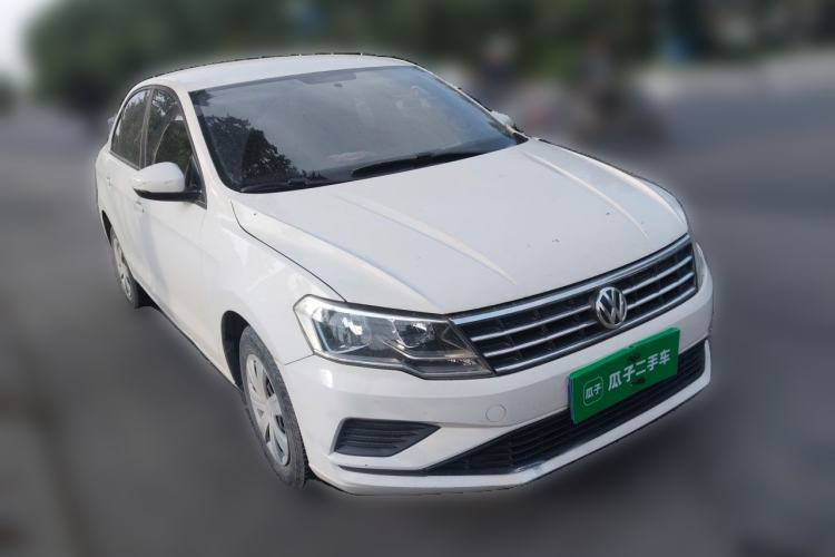 Used Volkswagen Jetta 2017 1.4L Manual Fashion Edition Front Right 45 Deg