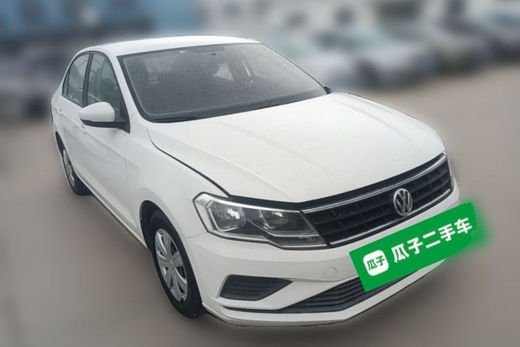 Used Volkswagen Jetta 2017 1.5L Manual Fashion Edition Front Right 45 Deg