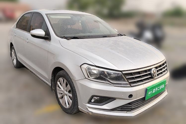 Used Volkswagen Jetta 2017 1.4L Manual Comfort Model Front Right 45 Deg