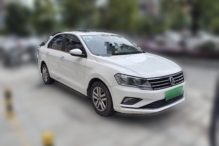 Used Volkswagen Jetta 2017 1.5L Automatic Comfort Model Front Right 45 Deg