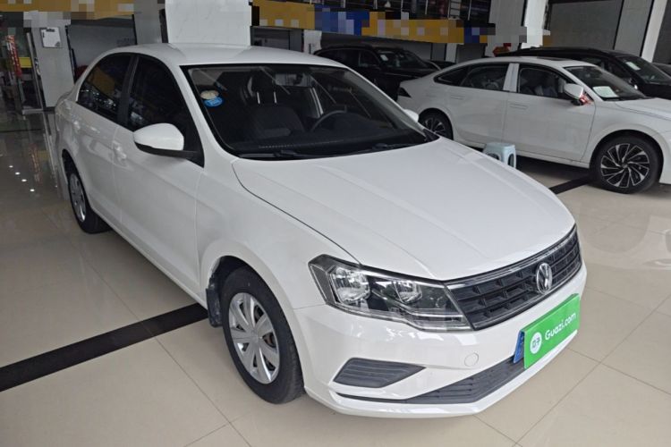 Used Volkswagen Jetta 2017 1.5L Manual Fashion Edition Front Right 45 Deg