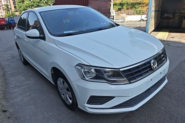Used Volkswagen Jetta 2017 1.4L Manual Fashion Edition Front Right 45 Deg