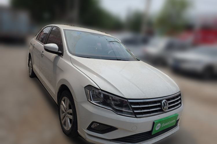 Used Volkswagen Jetta 2017 1.4L Manual Comfort Model Front Right 45 Deg