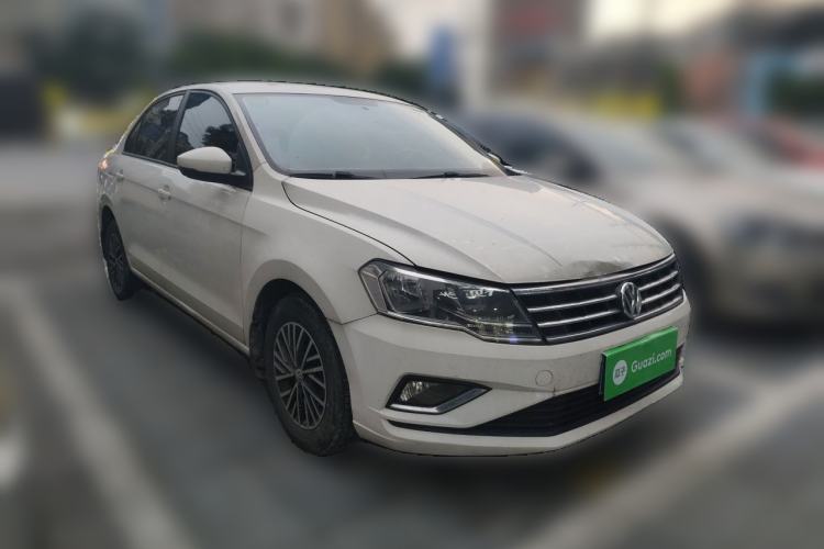 Used Volkswagen Jetta 2017 1.4L Manual Fashion Edition Front Right 45 Deg