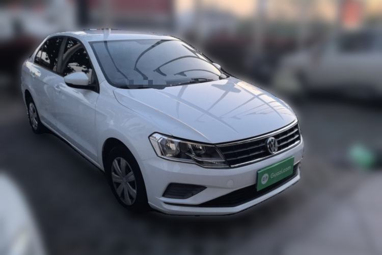 Used Volkswagen Jetta 2017 1.4L Manual Fashion Edition Front Right 45 Deg