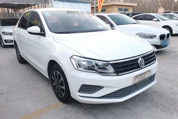 Used Volkswagen Jetta 2017 1.5L Manual Fashion Edition Front Right 45 Deg