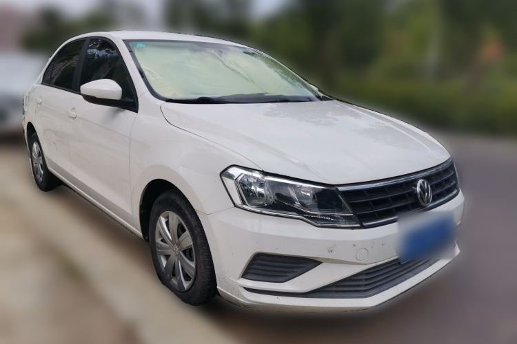 Used Volkswagen Jetta 2017 1.4L Manual Fashion Edition Front Right 45 Deg