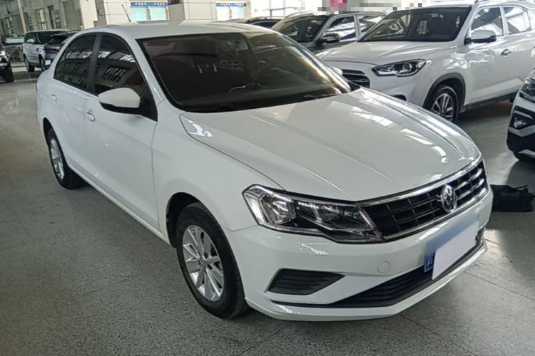 Used Volkswagen Jetta 2017 1.5L Automatic Fashion Model Front Right 45 Deg