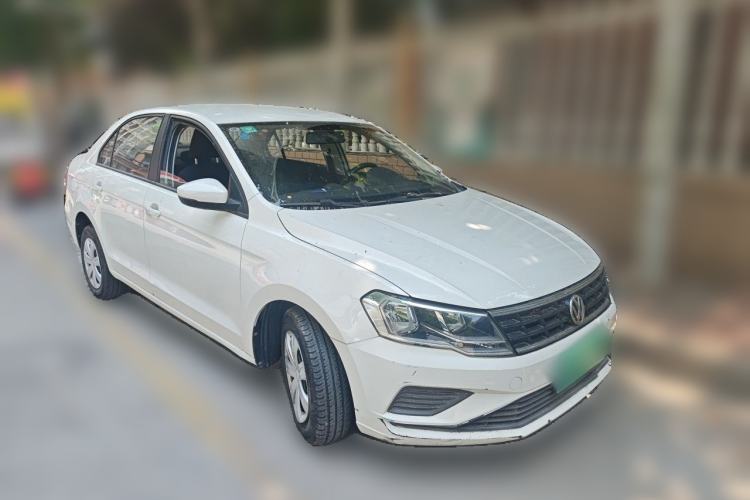 Used Volkswagen Jetta 2017 1.5L Manual Fashion Edition Front Right 45 Deg