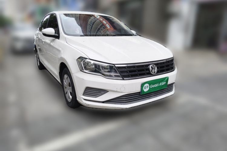 Used Volkswagen Jetta 2017 1.5L Automatic Fashion Model Front Right 45 Deg
