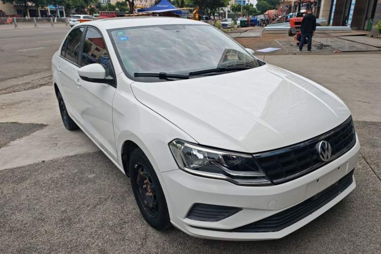 Used Volkswagen Jetta 2017 1.4L Manual Fashion Edition Front Right 45 Deg