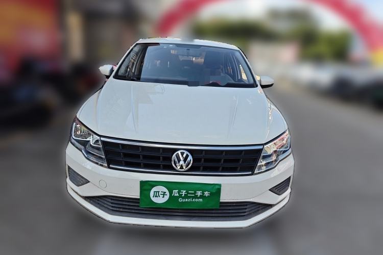 Used Volkswagen Jetta 2017 1.5L Manual Fashion Edition Front