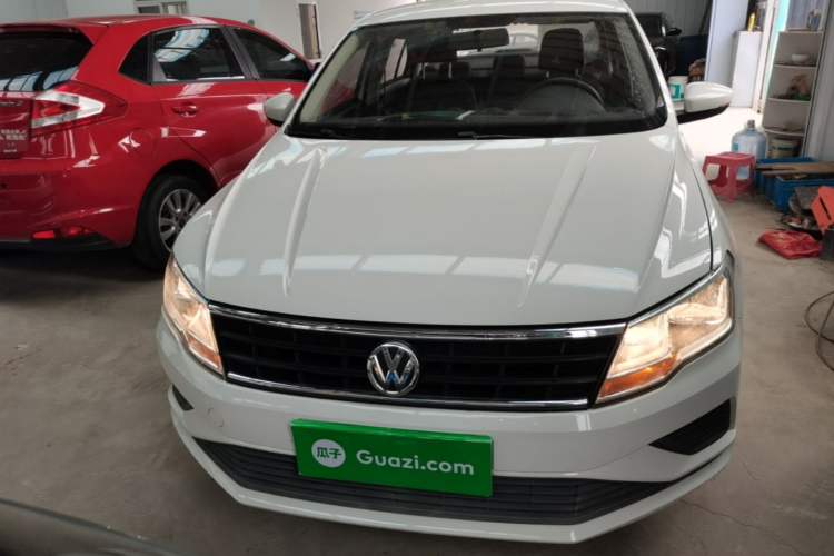 Used Volkswagen Jetta 2017 1.4L Manual Fashion Edition Front