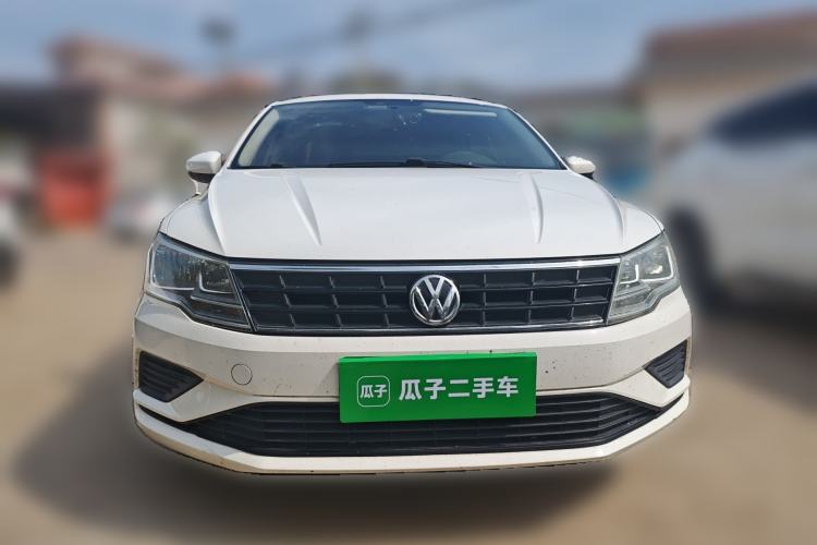 Used Volkswagen Jetta 2017 1.5L Manual Fashion Edition Front
