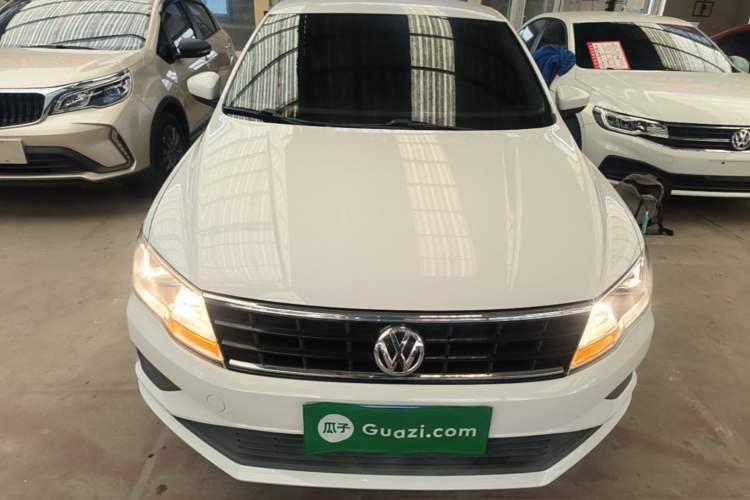 Used Volkswagen Jetta 2017 1.4L Manual Fashion Edition Front