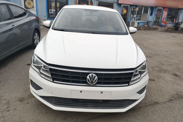 Used Volkswagen Jetta 2017 1.5L Manual Fashion Edition Front
