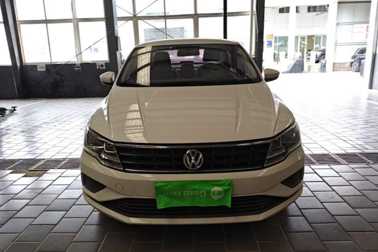 Used Volkswagen Jetta 2017 1.4L Manual Fashion Edition Front