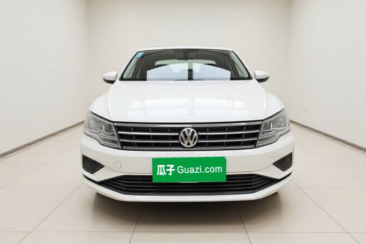Used Volkswagen Jetta 2017 1.4L Manual Fashion Edition Front