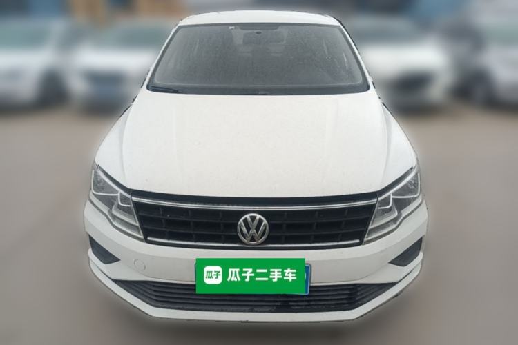 Used Volkswagen Jetta 2017 1.5L Manual Fashion Edition Front